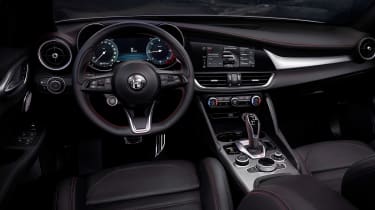 Alfa Romeo Giulia facelift - dash